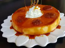 Как се прави декорация за крем карамел?